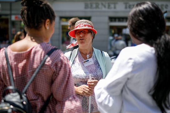 Marianne Brandstetter am Tag der Taubblindheit